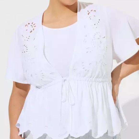 torrid Tops - Eyelet Challis Tie-Front Top 4x/26